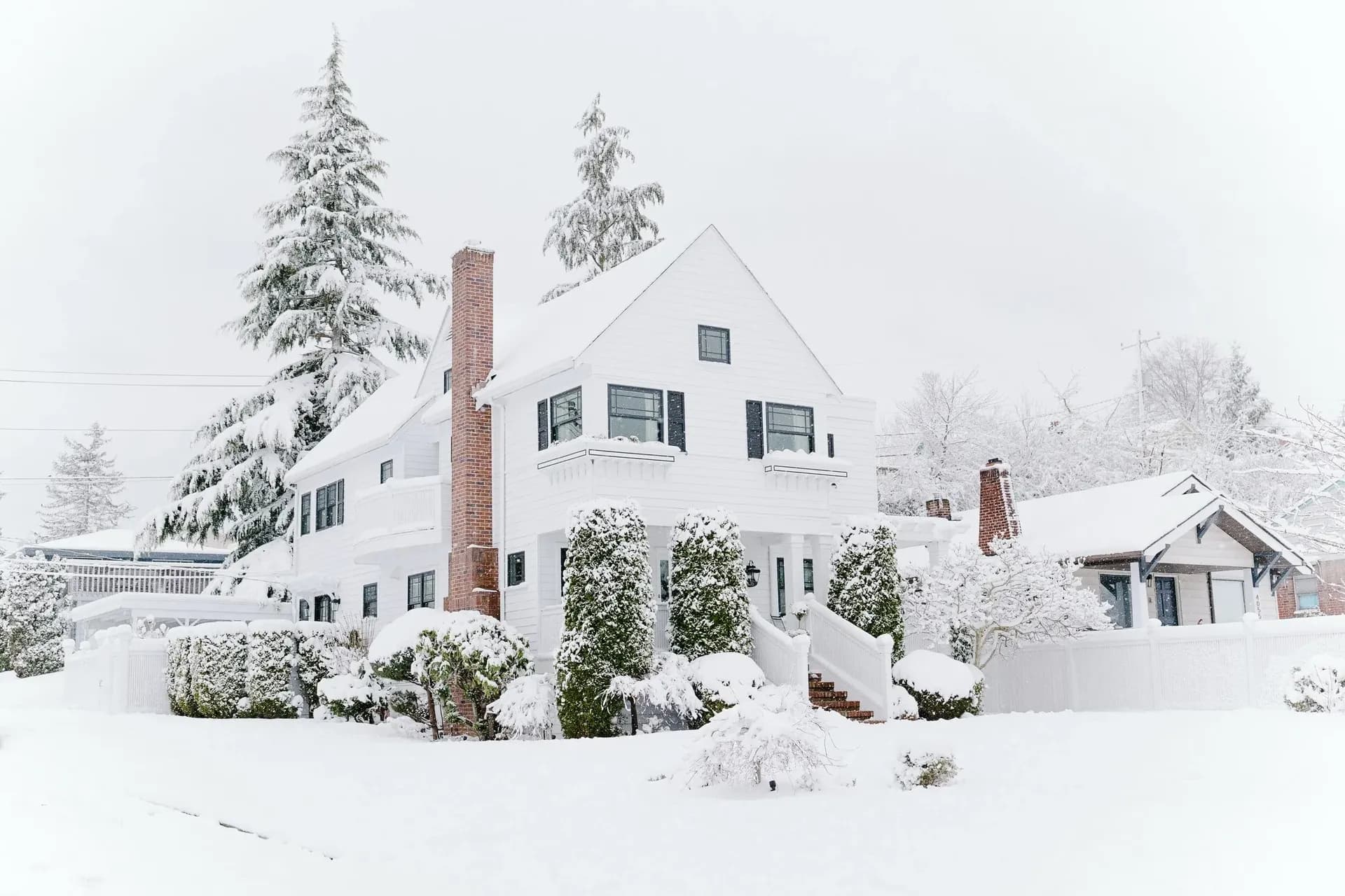 snow+on+house
