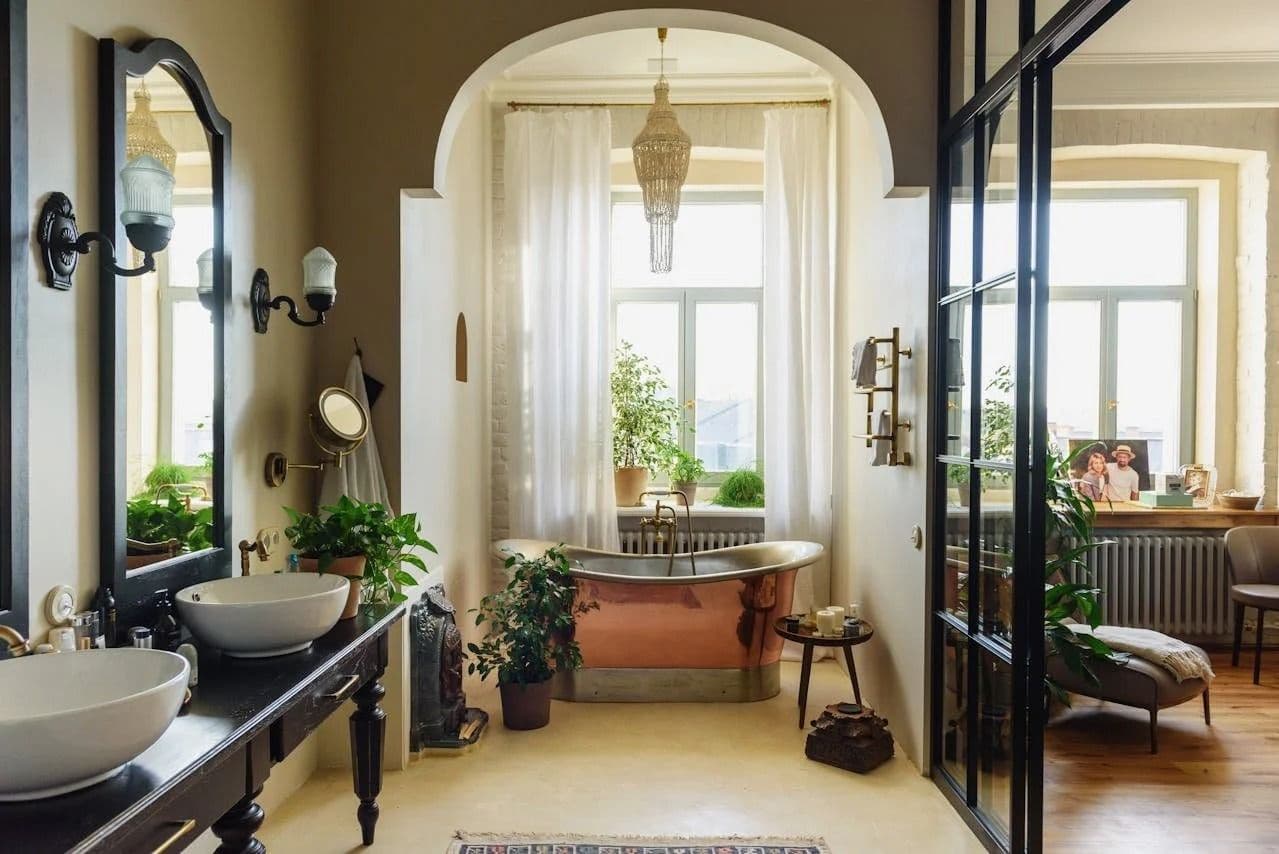 traditional-bathroom-features