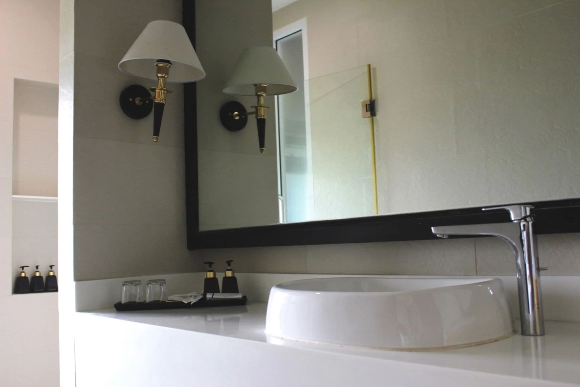 vessel-sink-bathroom