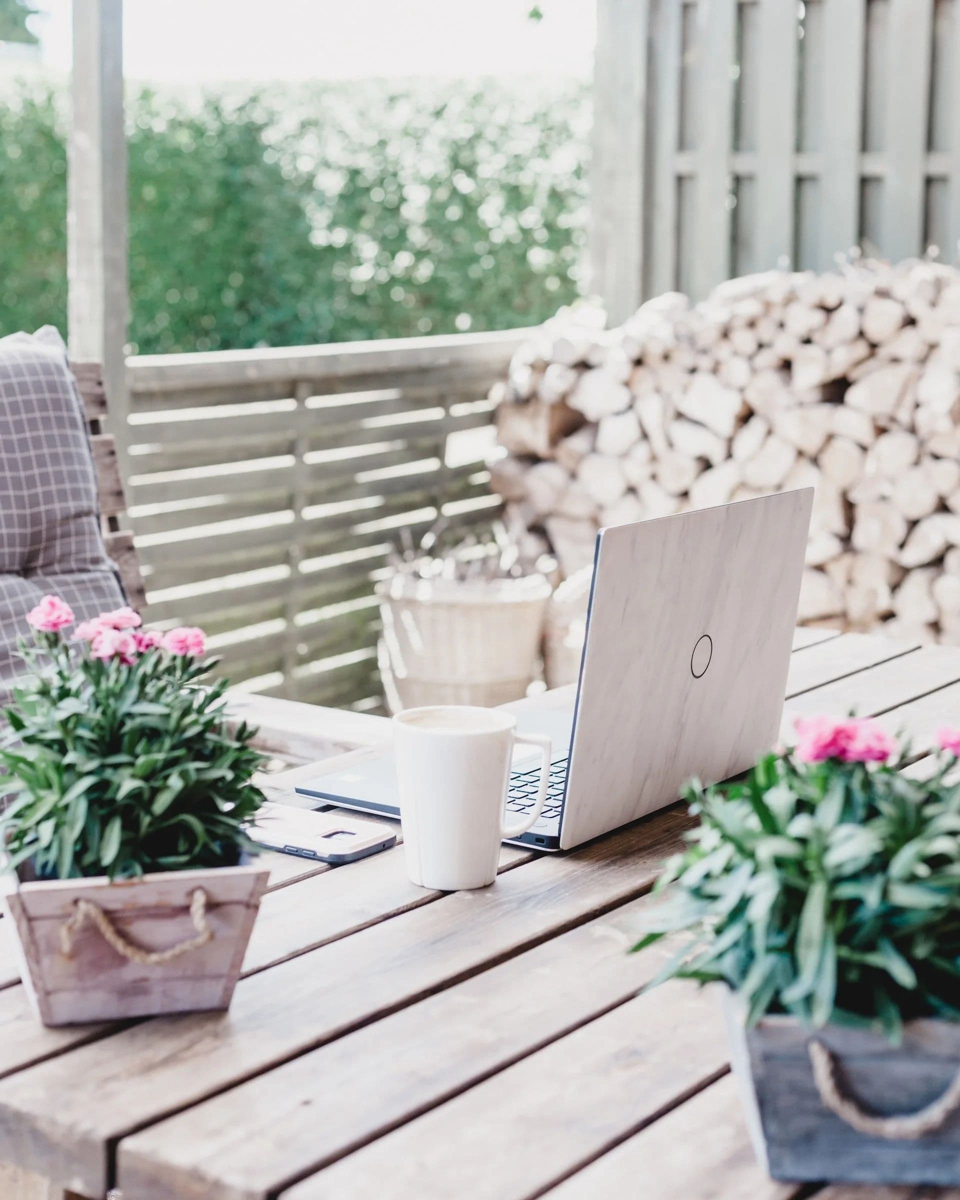 outdoor-workspace